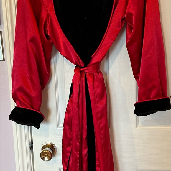 Gorgeous satin and velvet like robe - Picture 6 of 7